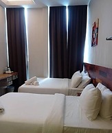 The Riverbank Hotel