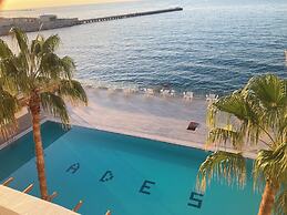Lades Hotel