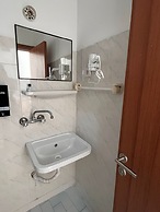 Lades Hotel