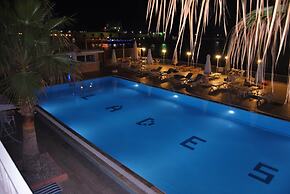Lades Hotel
