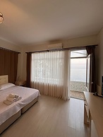 Lades Hotel