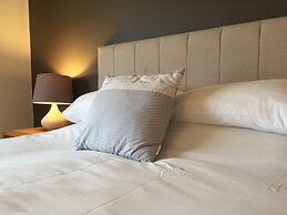 The Waterfront Inn