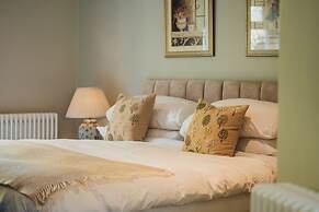Farthings Hotel and Restaurant