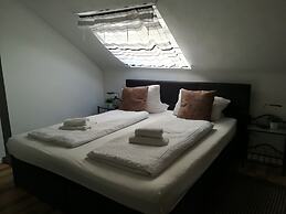 Hotel Ari