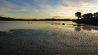 Surat Bay Lodge, Motel and Backpackers