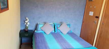 Surat Bay Lodge, Motel and Backpackers