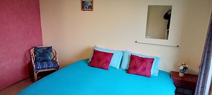 Surat Bay Lodge, Motel and Backpackers