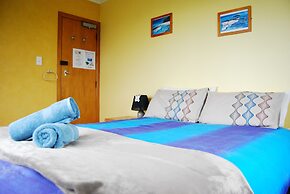 Surat Bay Lodge, Motel and Backpackers