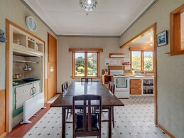 Surat Bay Lodge, Motel and Backpackers