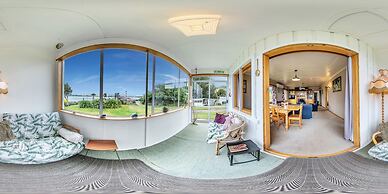 Surat Bay Lodge, Motel and Backpackers