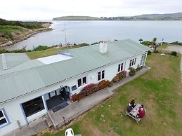 Surat Bay Lodge, Motel and Backpackers