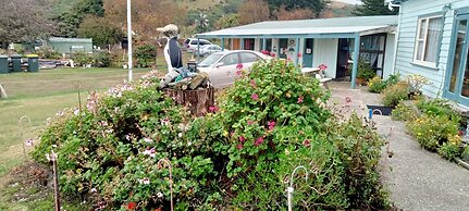 Surat Bay Lodge, Motel and Backpackers