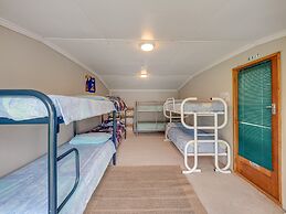 Surat Bay Lodge, Motel and Backpackers
