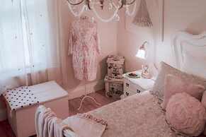Azalea Cedar-Rose Villa