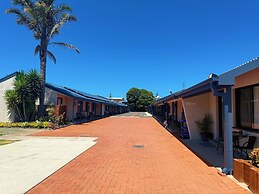 Lakeside Motel Waterfront