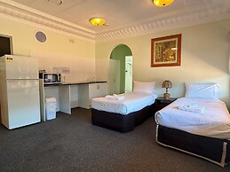 Lakeside Motel Waterfront