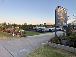 Lakeside Motel Waterfront
