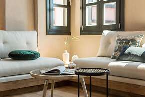 J&G Suites