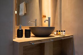 J&G Suites