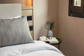 J&G Suites