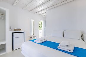 Evlalia Studios & Villas