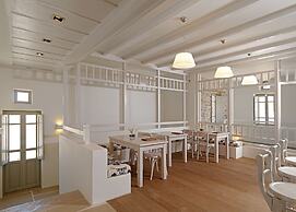 Themonies Luxury Suites