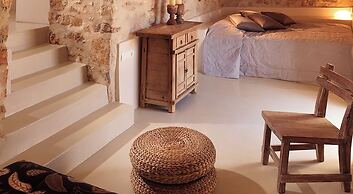 Themonies Luxury Suites