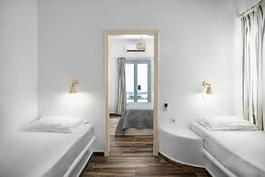 Iris Hotel
