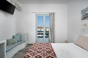 Iris Hotel