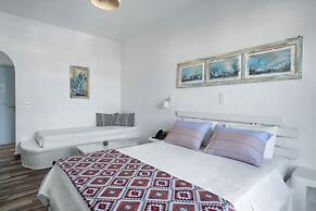 Iris Hotel