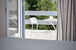 Iris Hotel