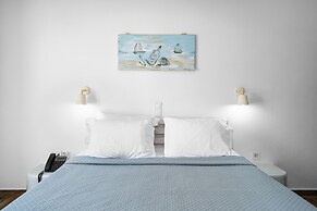 Iris Hotel