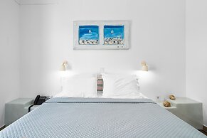 Iris Hotel