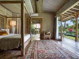 Villa Mannao by Villa Finder