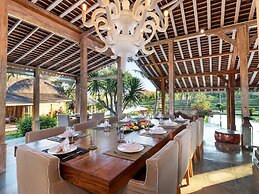 Villa Mannao by Villa Finder