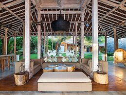 Villa Mannao by Villa Finder