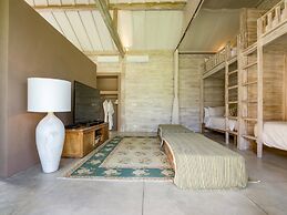 Villa Mannao by Villa Finder