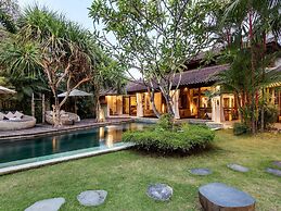 Villa Shantika by Villa Finder