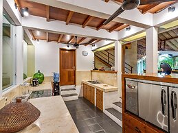 Villa Shantika by Villa Finder