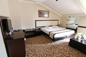Teona Hotel