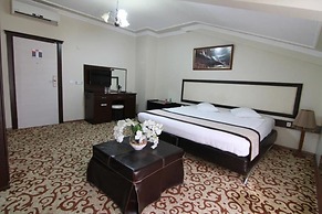 Teona Hotel
