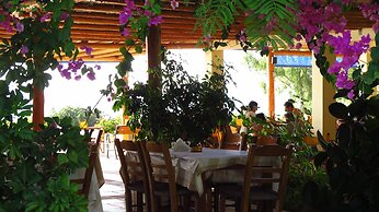 Fournia Village