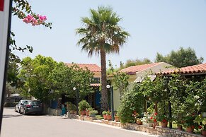 Fournia Village