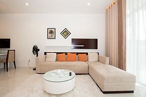 Garden view Apartment - 2 mins to beach
