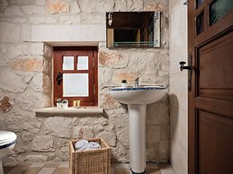 Diamond Suites