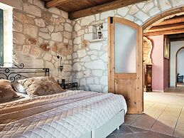Diamond Suites