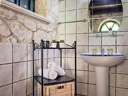 Diamond Suites