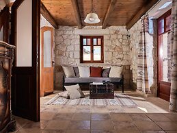 Diamond Suites