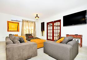Jolie Villa