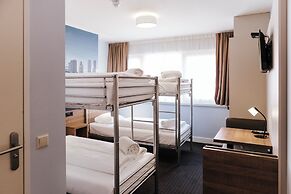 Rotterdam Teleport Hotel